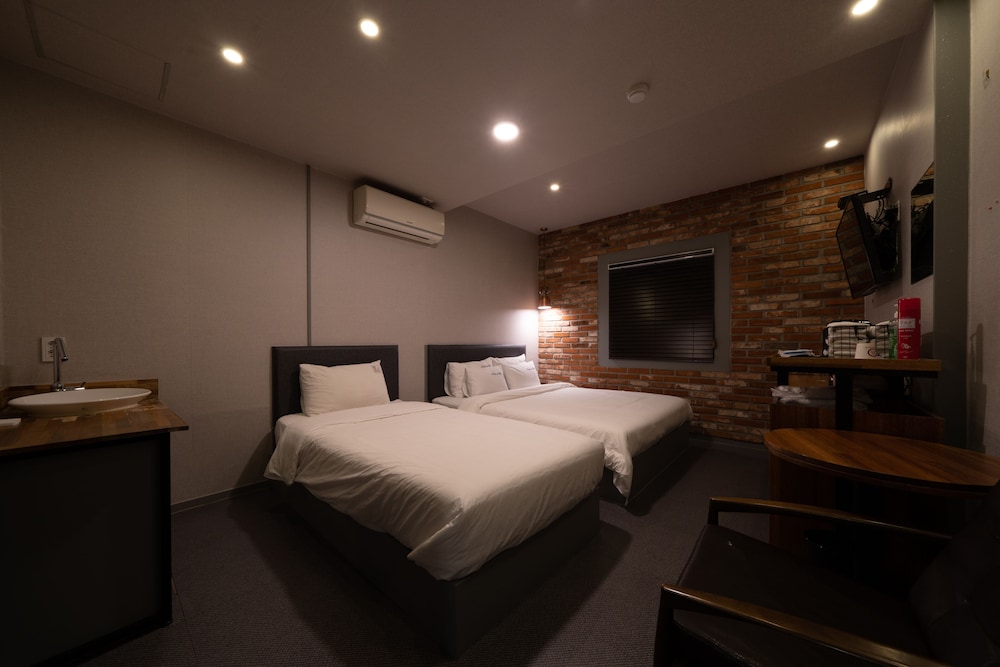No.25 Hotel 15/75