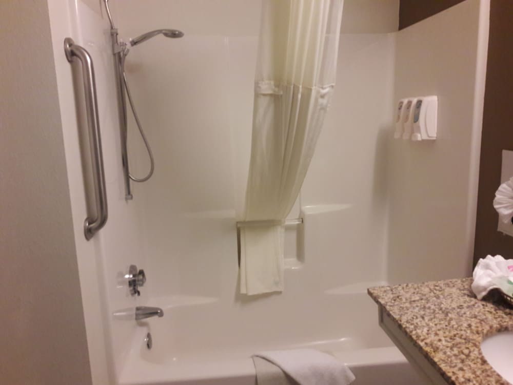 Best Western Woodburn 23/46