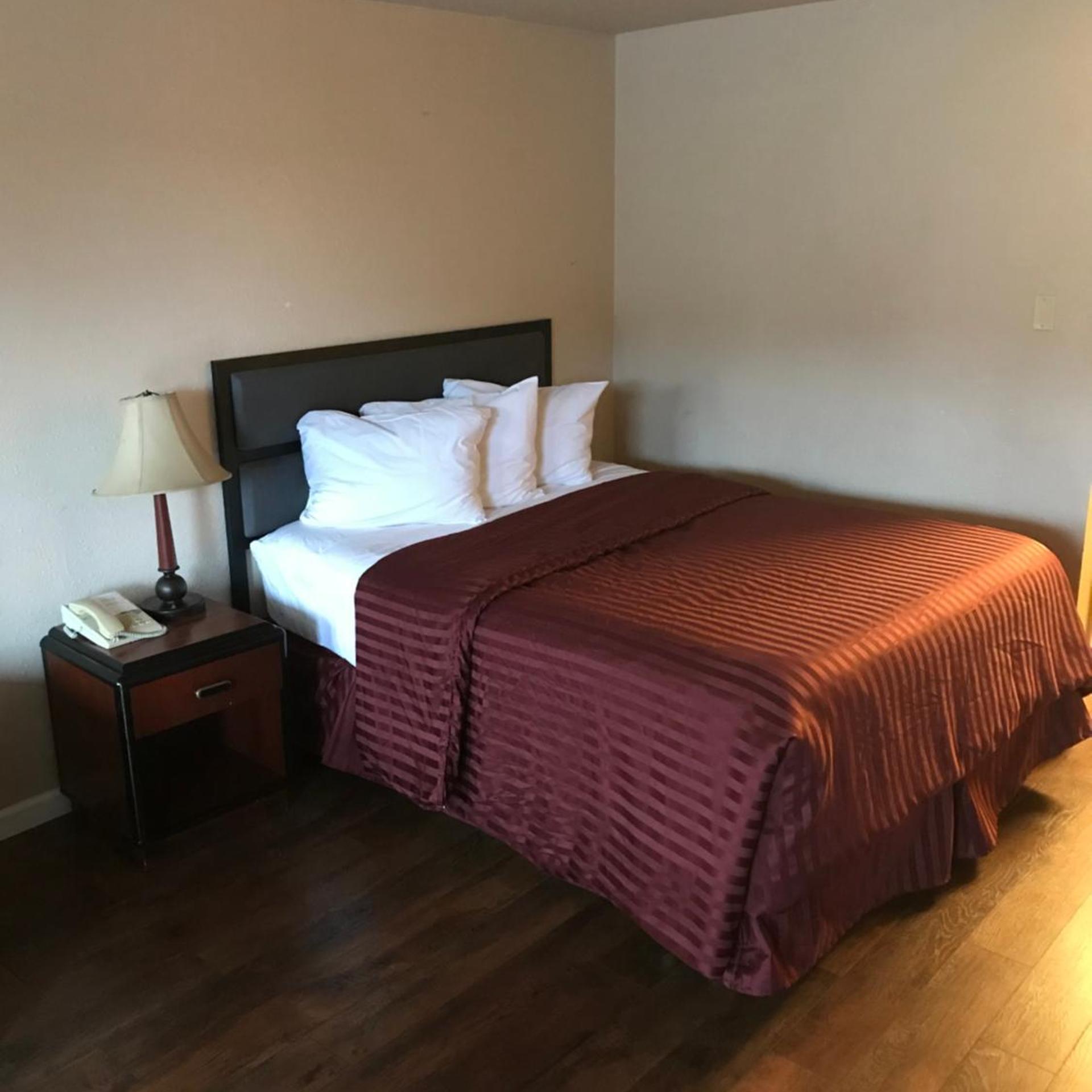 غرفة بسرير كوين، Smokey Point Motor Inn 9/10