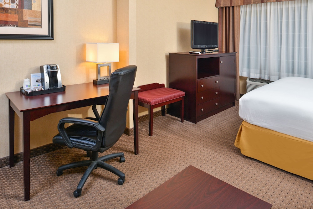 Holiday Inn Express Hotel And Suites Portland Jantzen Beach 57/68