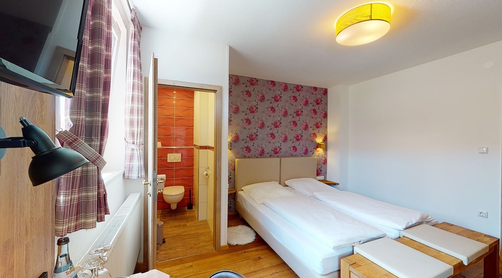 Rothenburger Hof Hotel 11/33