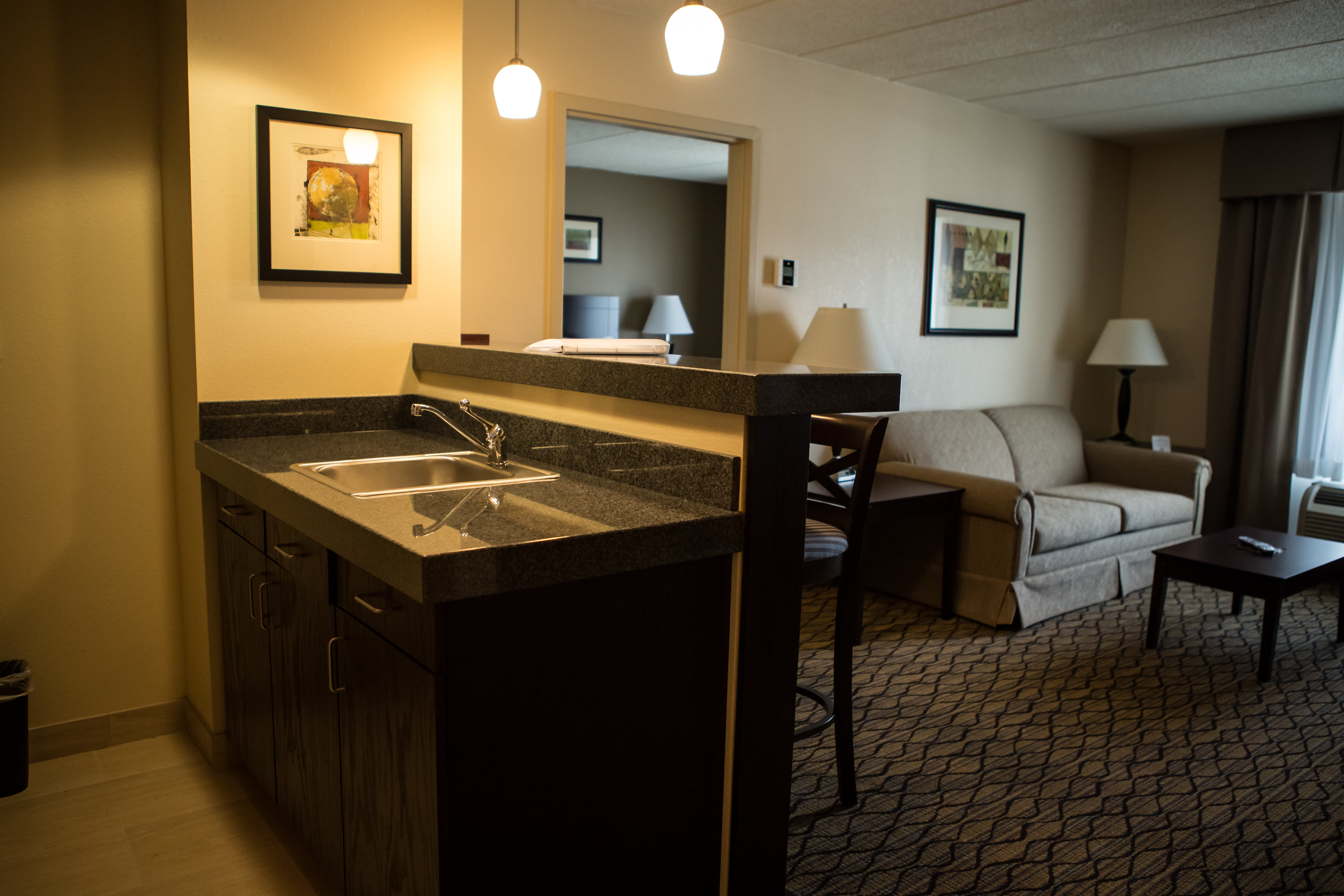 Holiday Inn Express Suites Milford 11/50