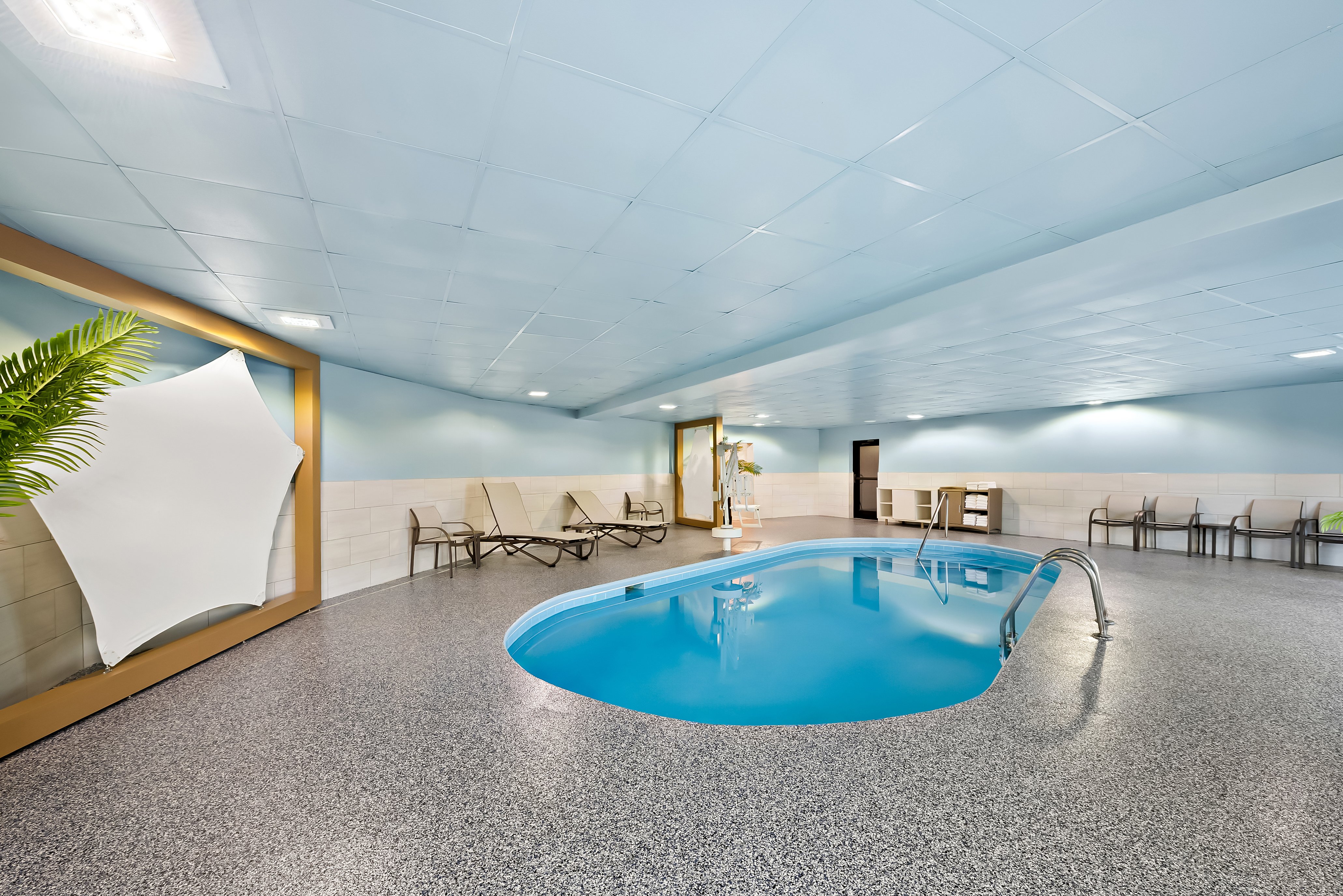 Holiday Inn Express Suites Raleigh Ne Medical Ctr Area 41/74