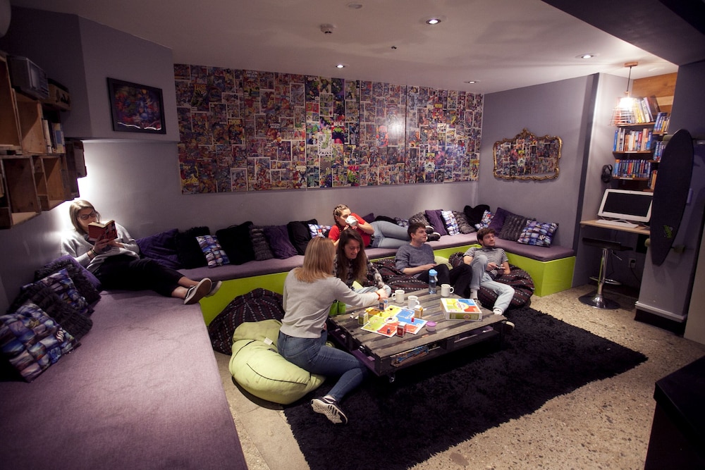 Absoloot Queenstown Backpackers 33/50