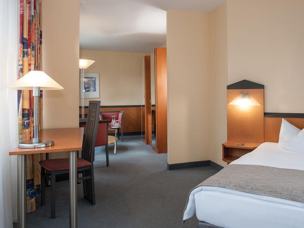 Victor S Residenz Berlin Tegel Formely Quality Berlin Tegel 13/24