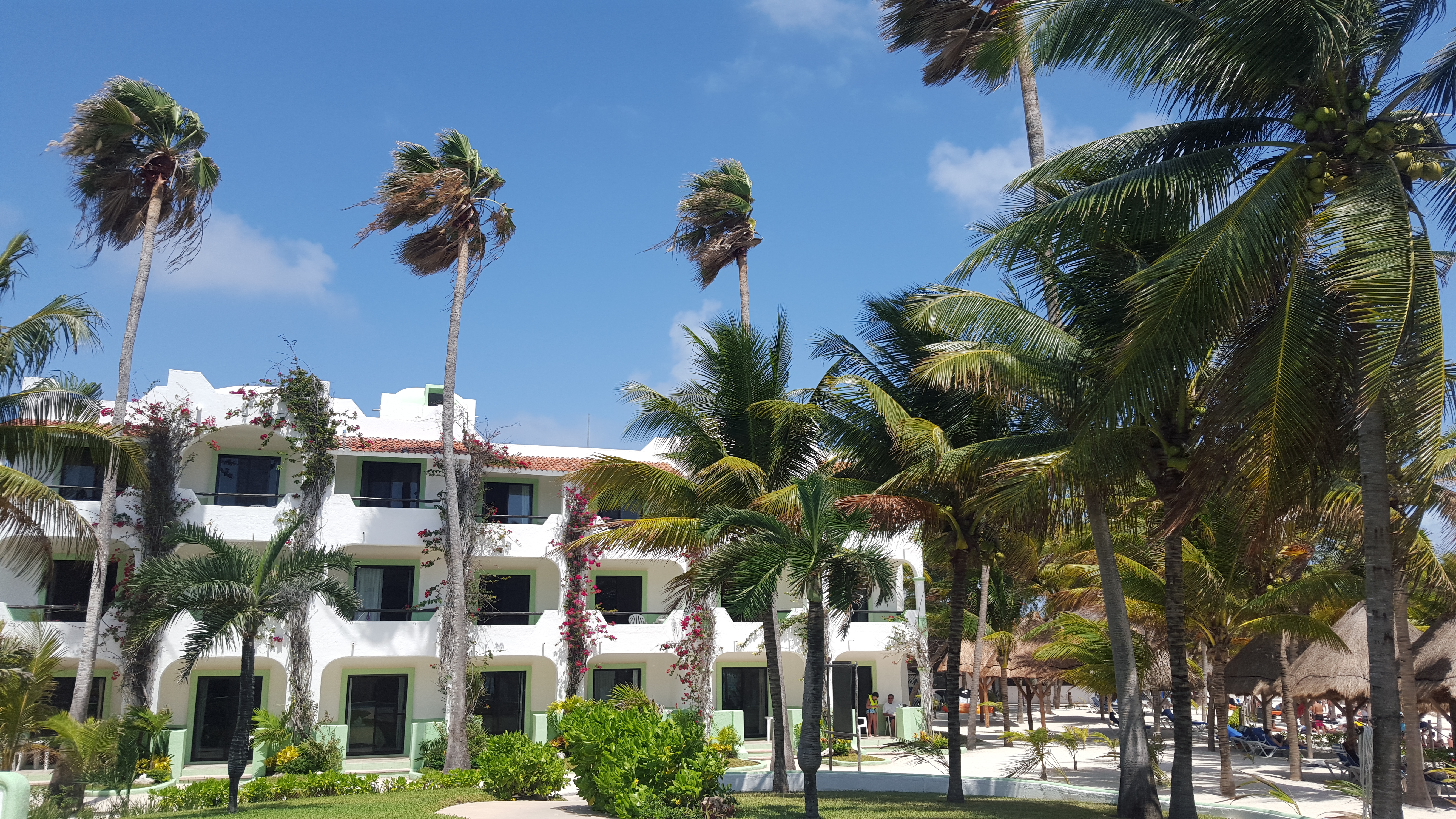 Hotel Akumal Caribe 3/24