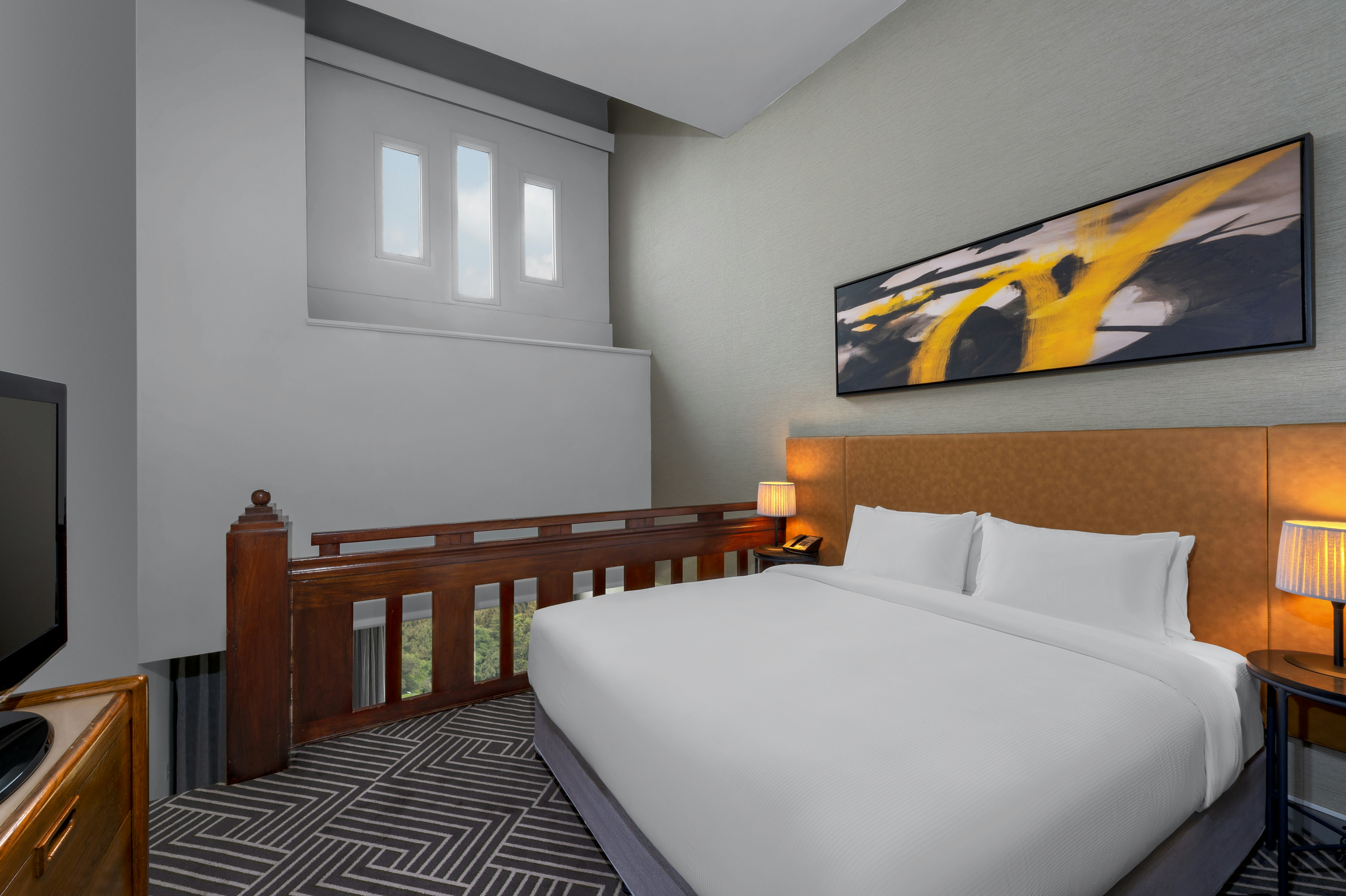 DUPLEX, SUITE, KING BED