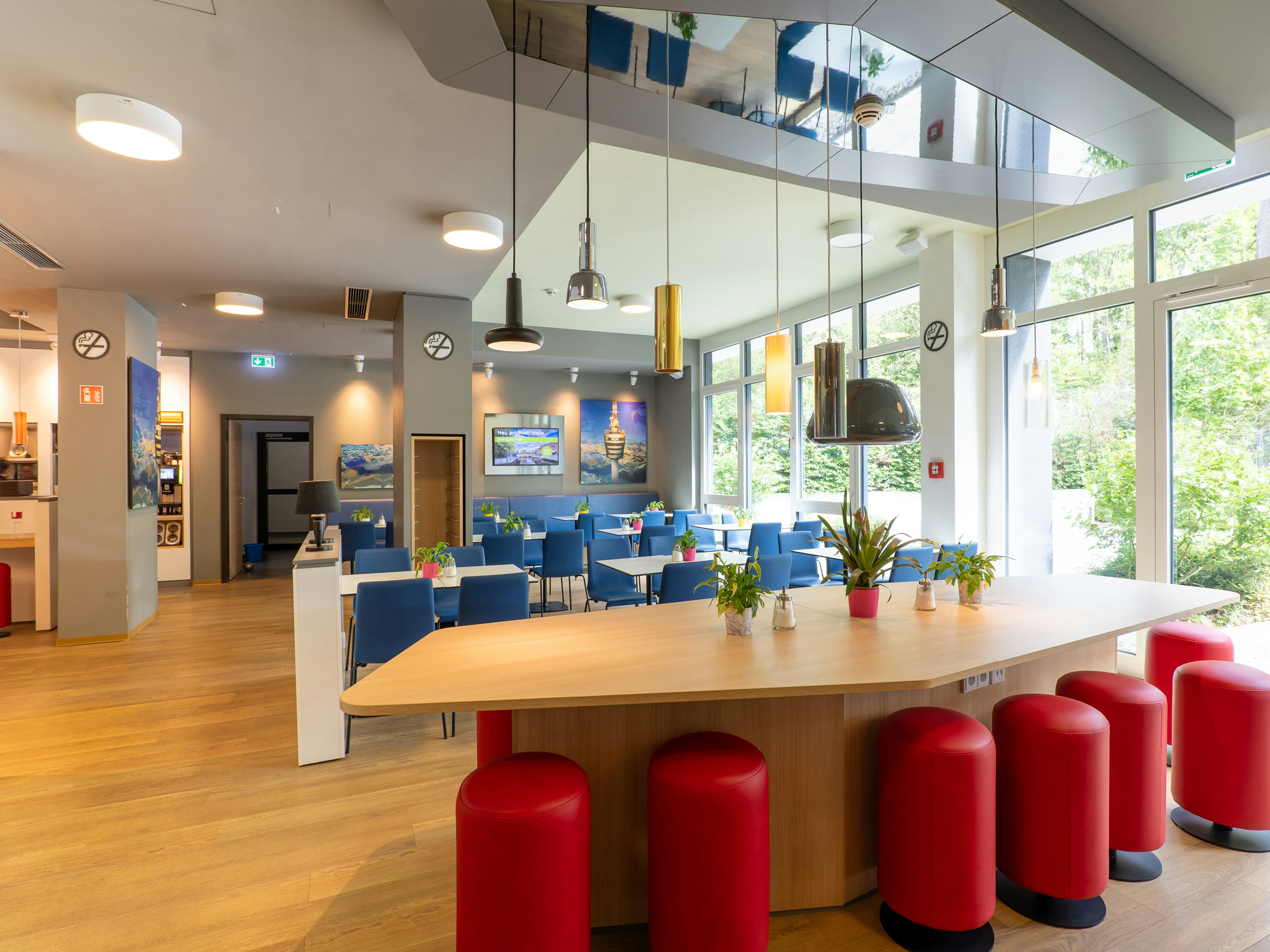 B&B Hotel Stuttgart-Airport/Messe 8/12