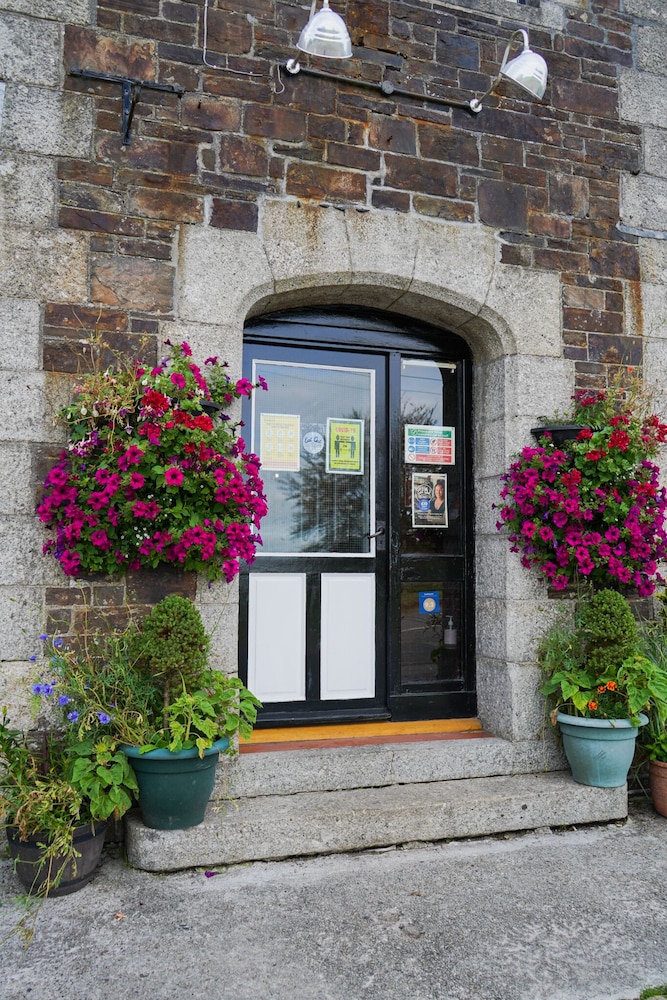 The Fox &amp; Hounds Hotel 27/36