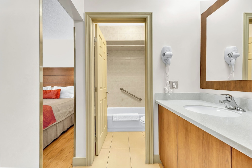 Motel Adam 64/70