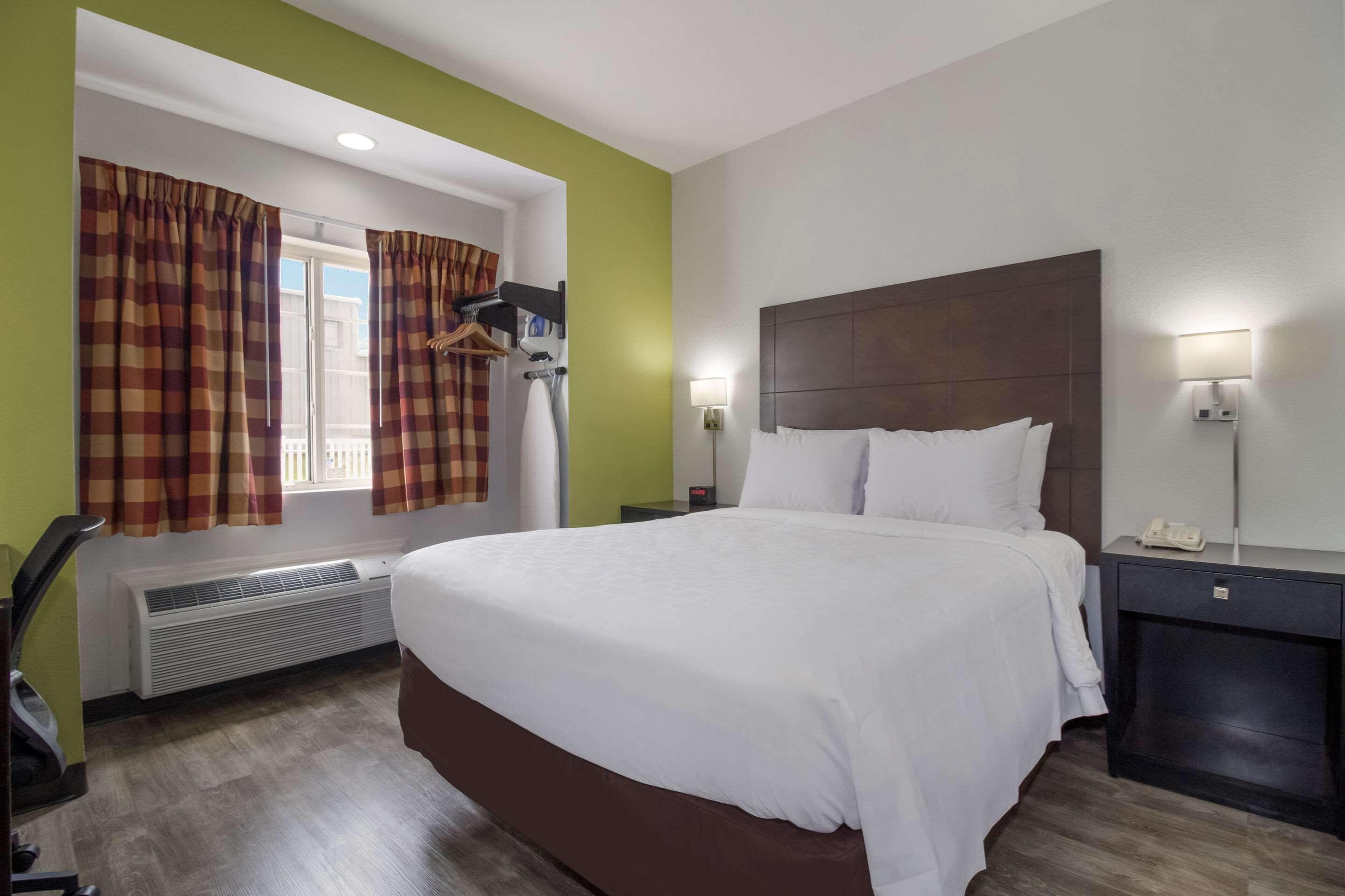غرفة بسرير كوين، Quality Inn Shallotte near Ocean Isle Beach 4/5