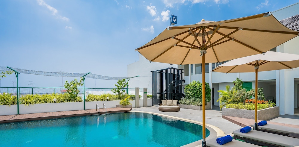 Rattanachol Hotel 45/50