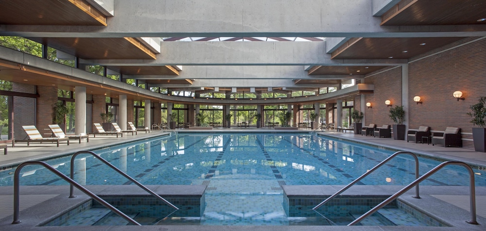 Hyatt Lodge Oak Brook Chicago 40/71