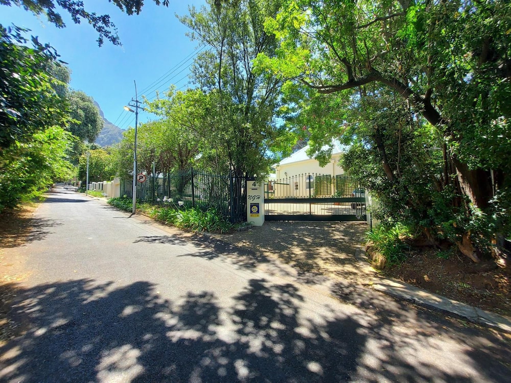 Newlands Guest House 28/39