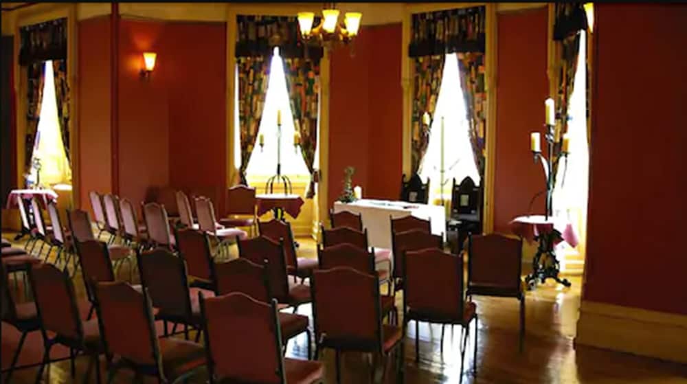 Tulloch Castle Hotel 55/67
