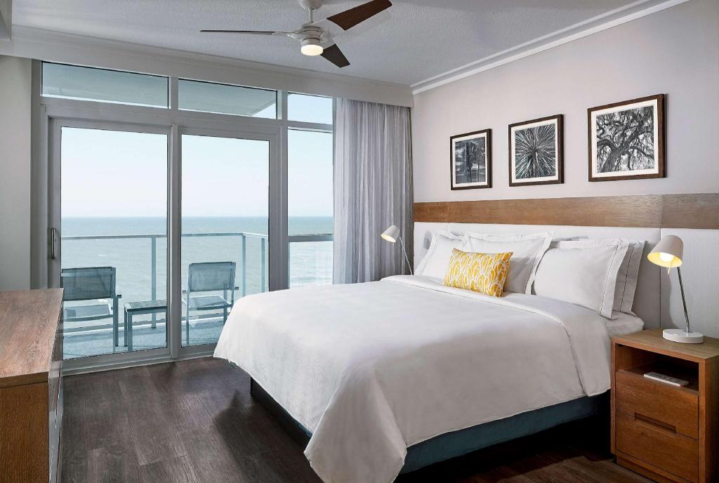 2 BEDROOMS, SUITE, KING BED, 2 QUEEN BEDS, OCEAN VIEW, ACCESSIBLE