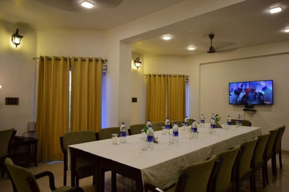 Hotel Shikha 47/59