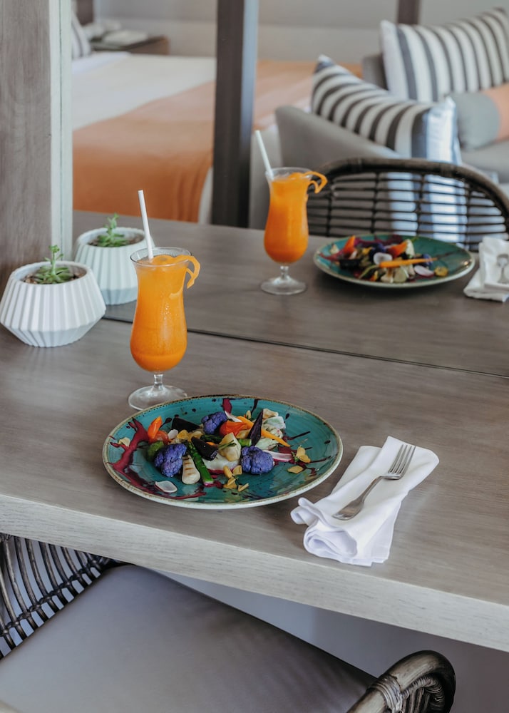 LUX Grand Gaube Resort and Villa 65/80