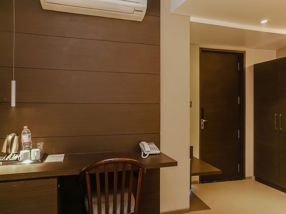 Hotel Niraali Executive 8/65