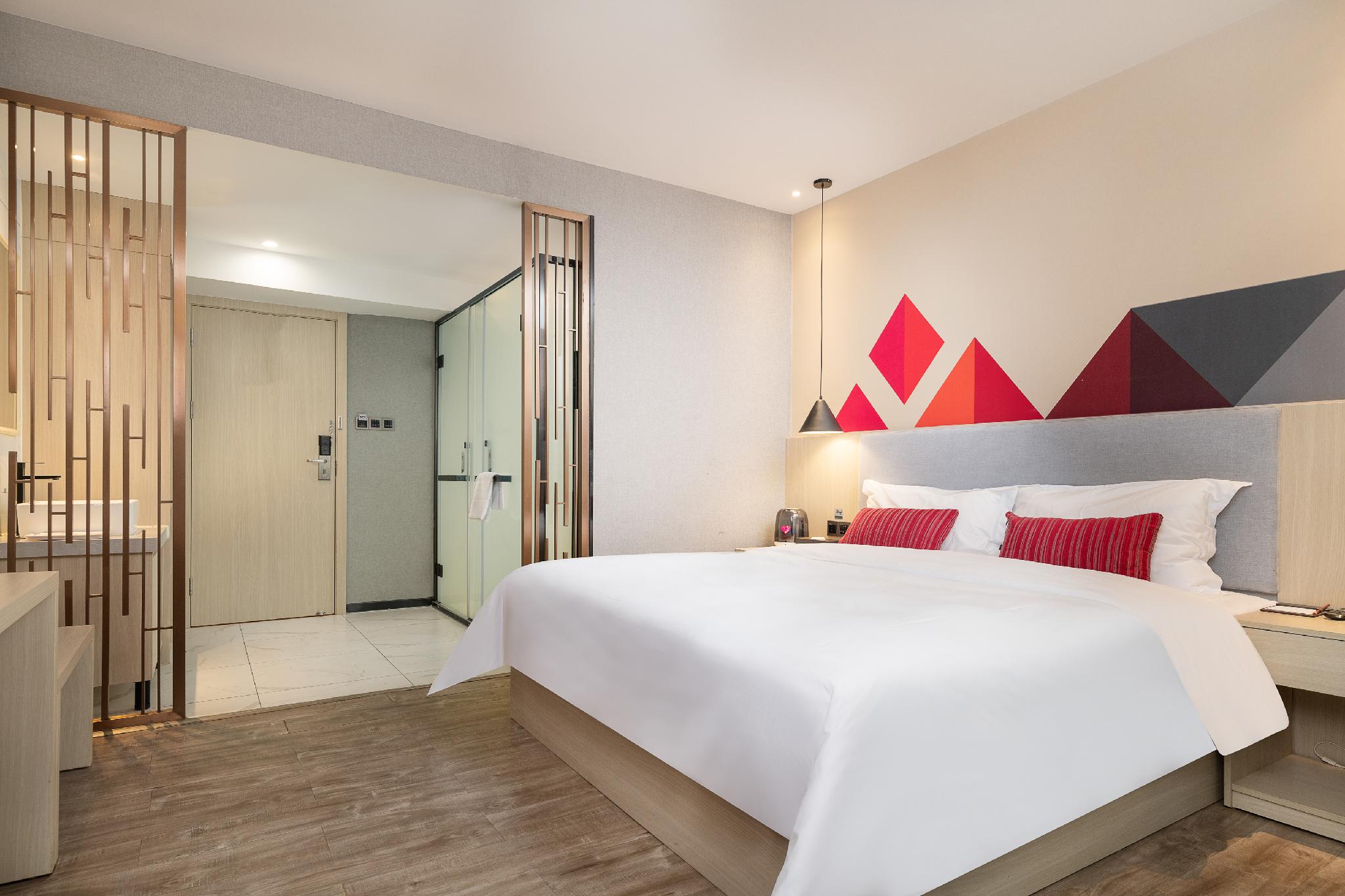 Cinema, Superior, King Bed
