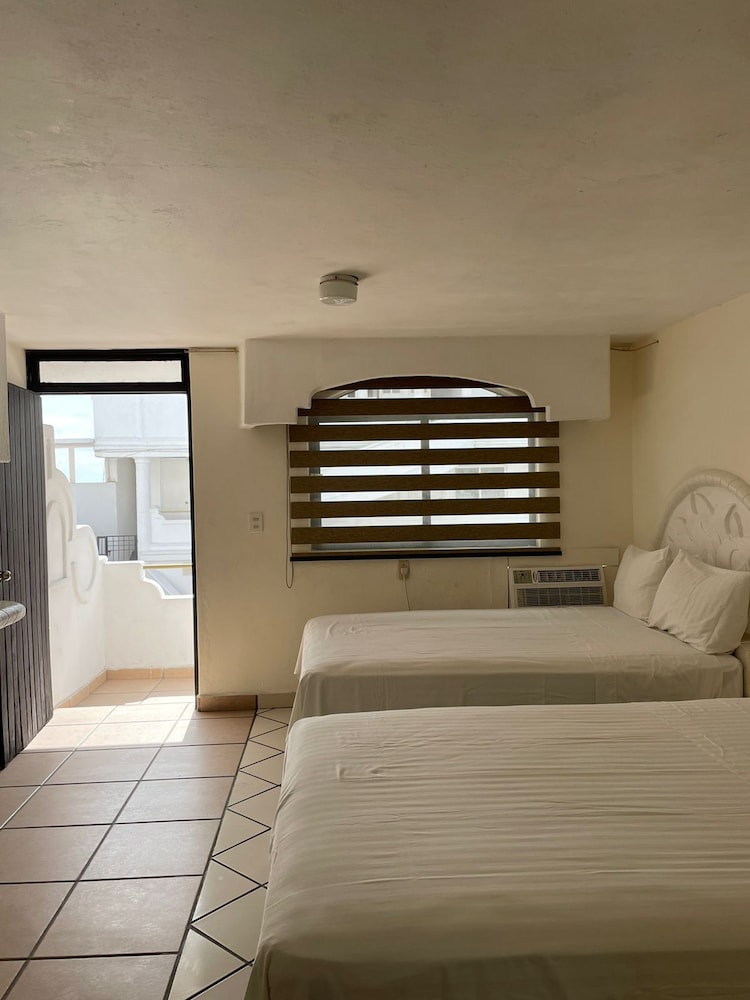 Hotel Vistamar 50/50