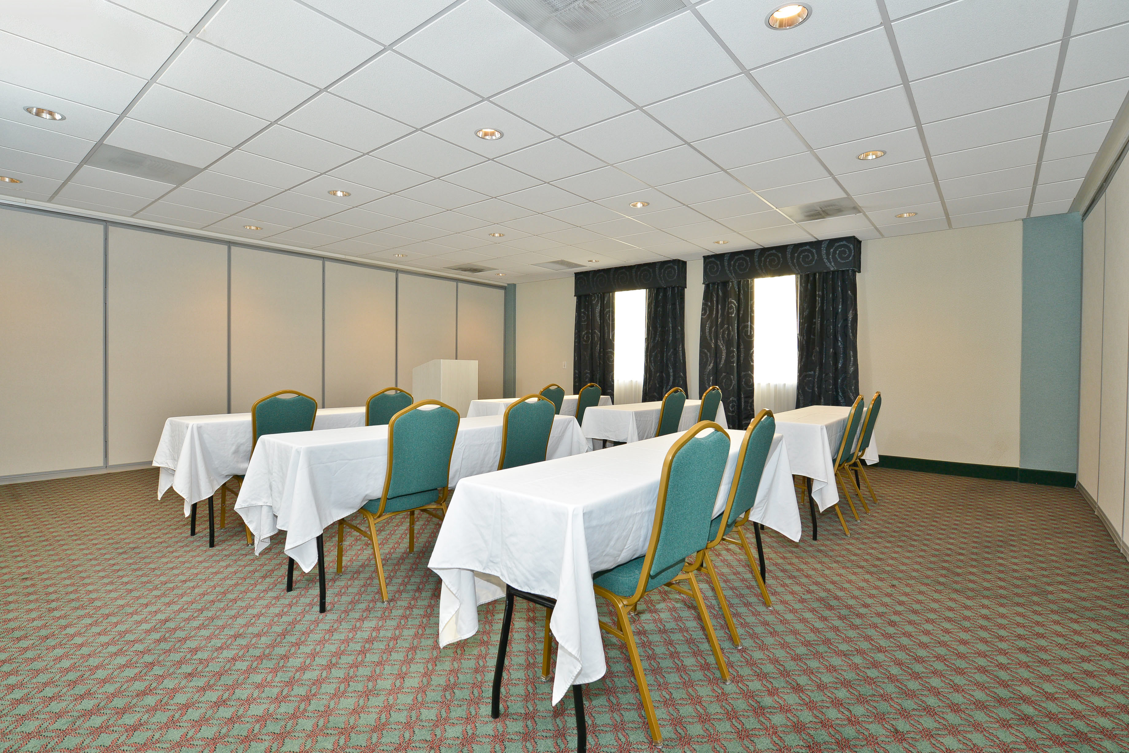 Holiday Inn Express and Suites Tacoma South Lakewood, an IHG Hotel 60/64