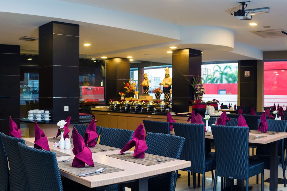 MaxOne Hotel Dumai 51/55