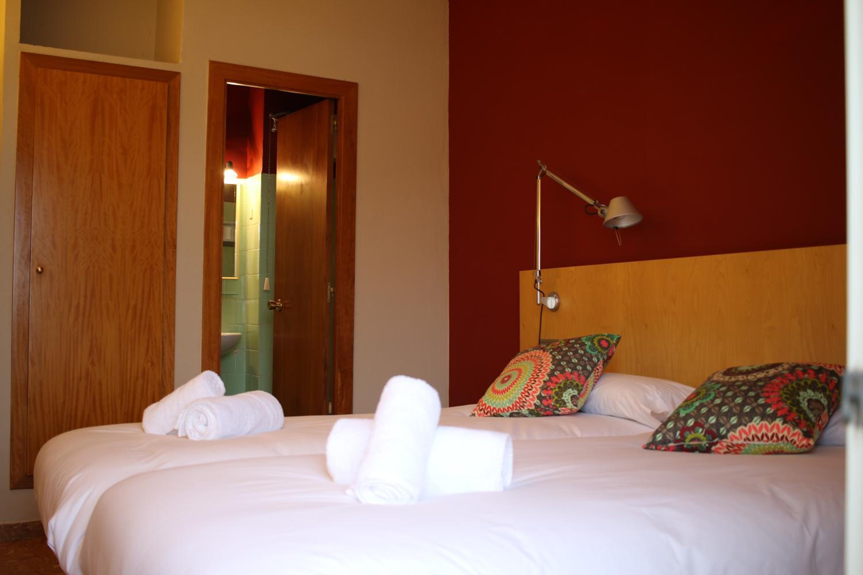HOSTAL LA FOSCA 16/66