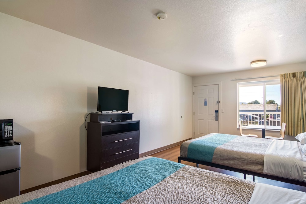 Motel6 Portland, OR Mall 205 34/37