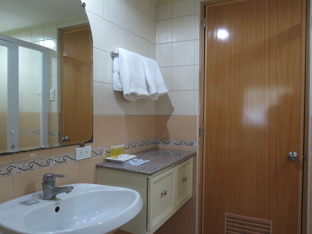 Crown Regency Residence Davao 47/50