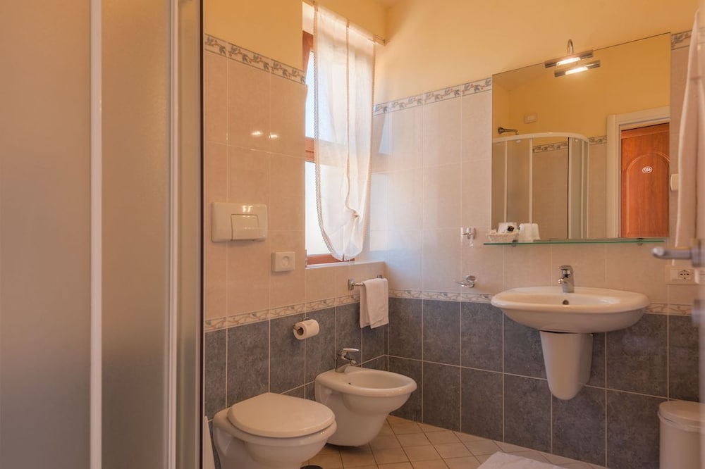 HOTEL SATURNO FONTE PURA 30/32