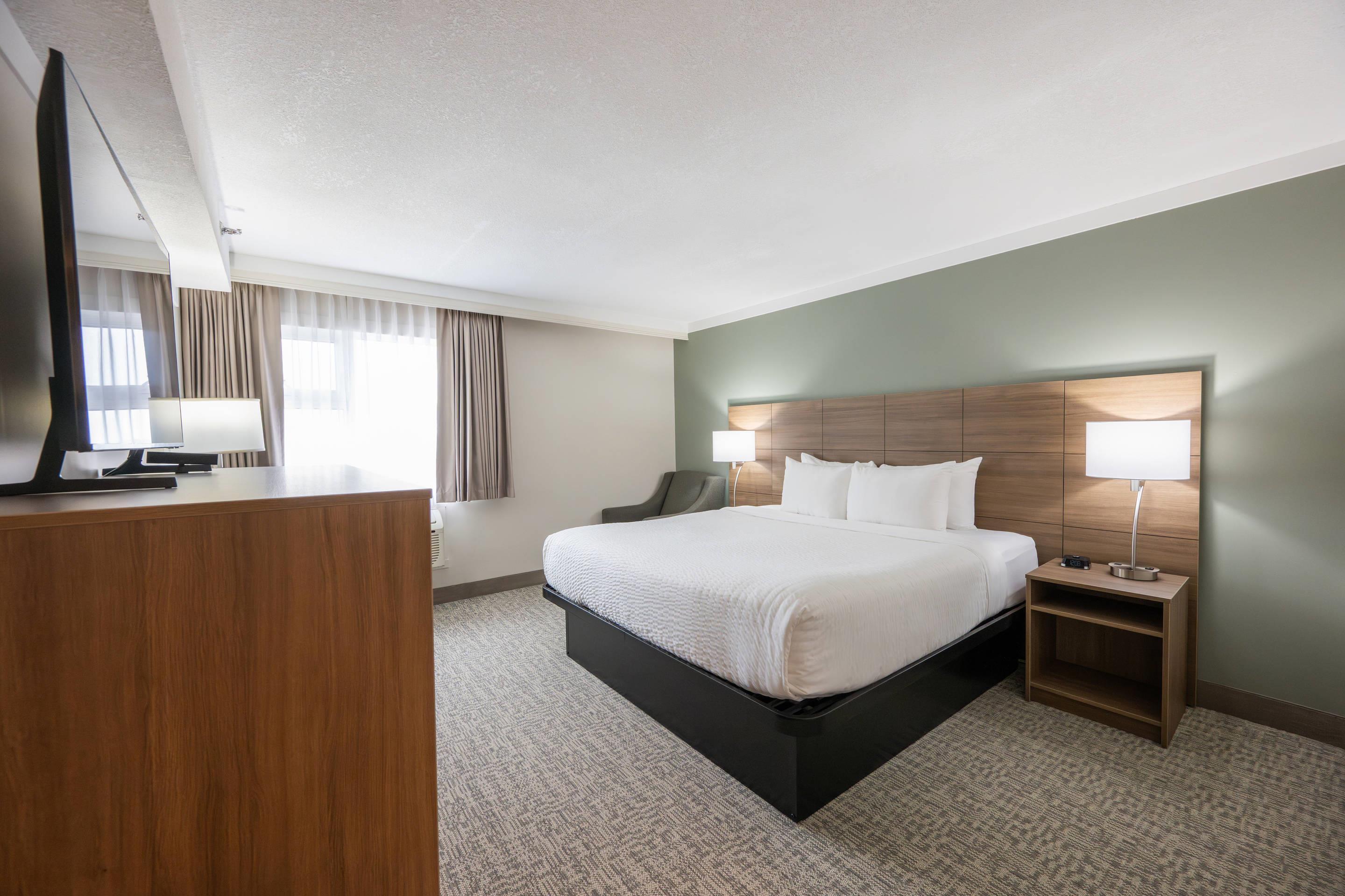 Efficiency, Suite, King Bed