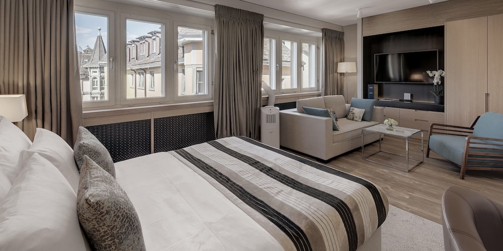 FAMILY, KING BED, SOFA