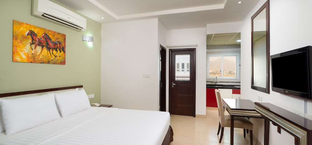 Room at Muscat Dunes Hotel, MUSCAT