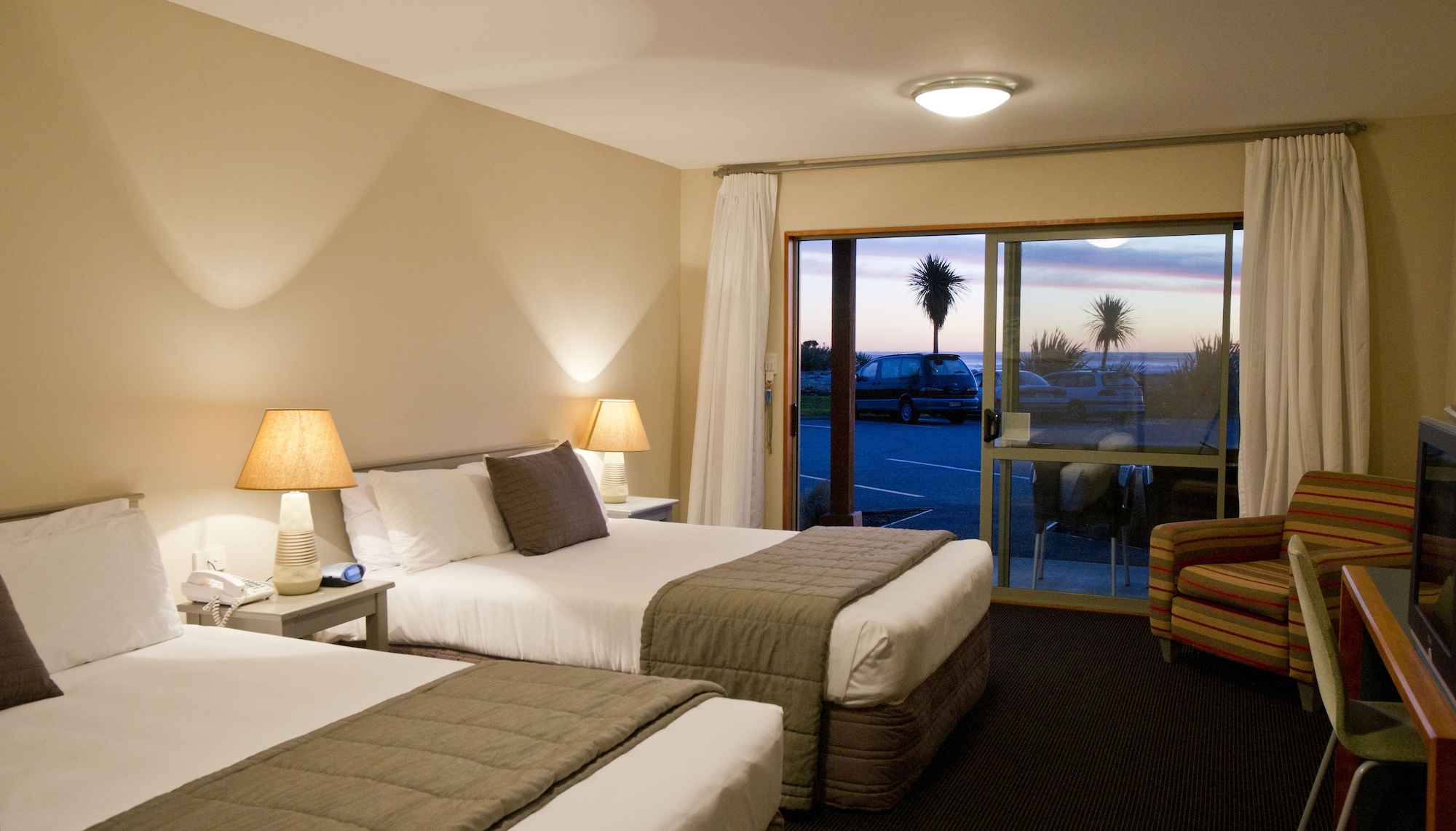 Grand, 2 Queen Beds, Ocean View, No Balcony
