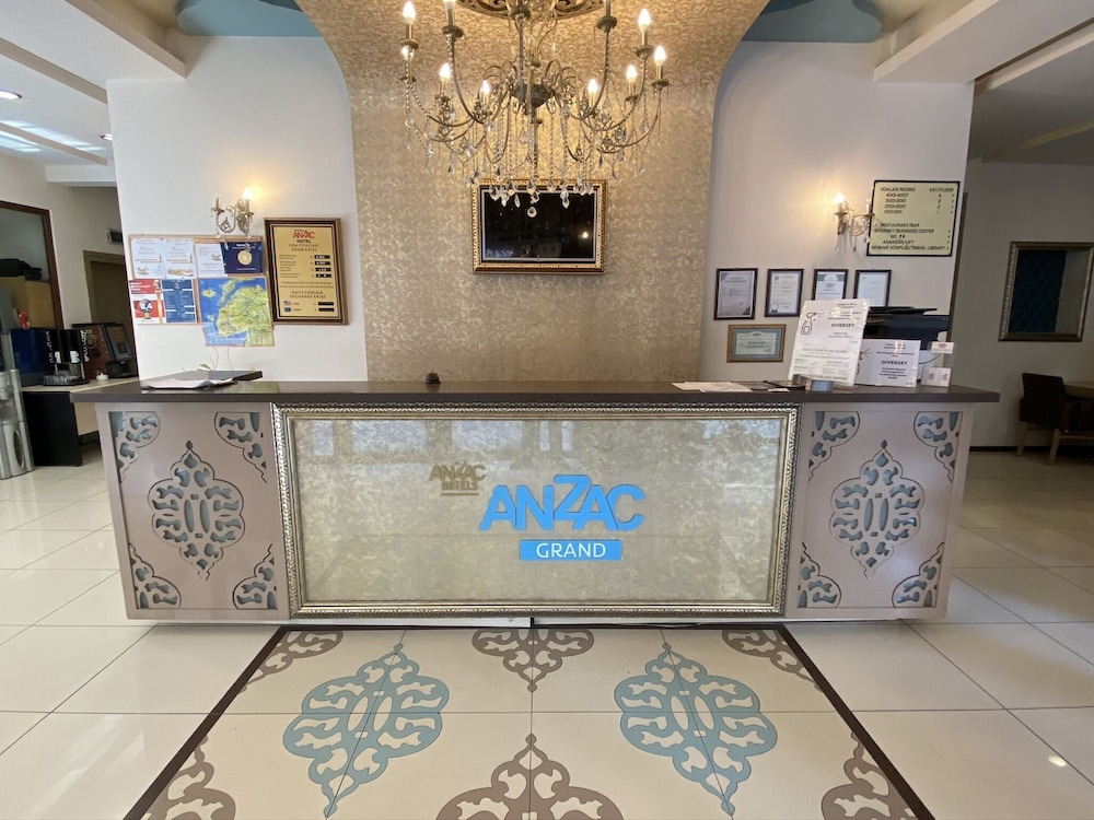 Grand Anzac Hotel 4/33