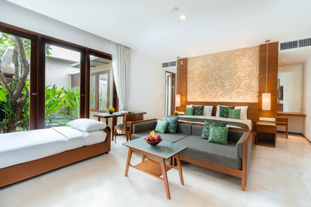 LEGIAN BEACH HOTEL 40/57