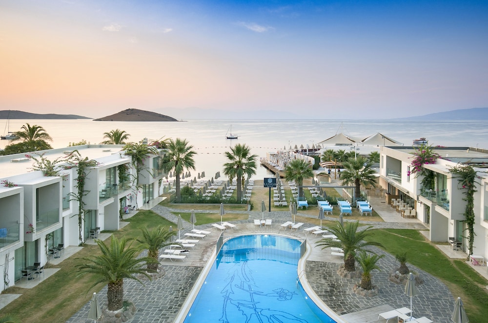 Lugga Boutique Hotel and Beach 36/43