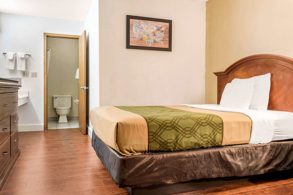 Room, Double Bed, Smoking, Accessible, Econo Lodge Holland - Toledo 3/4