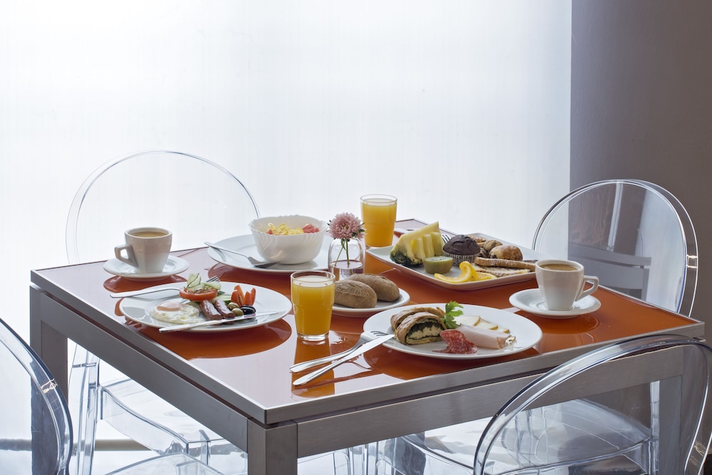 Zeus Essence Bucharest, Trademark Collection by Wyndham 51/65