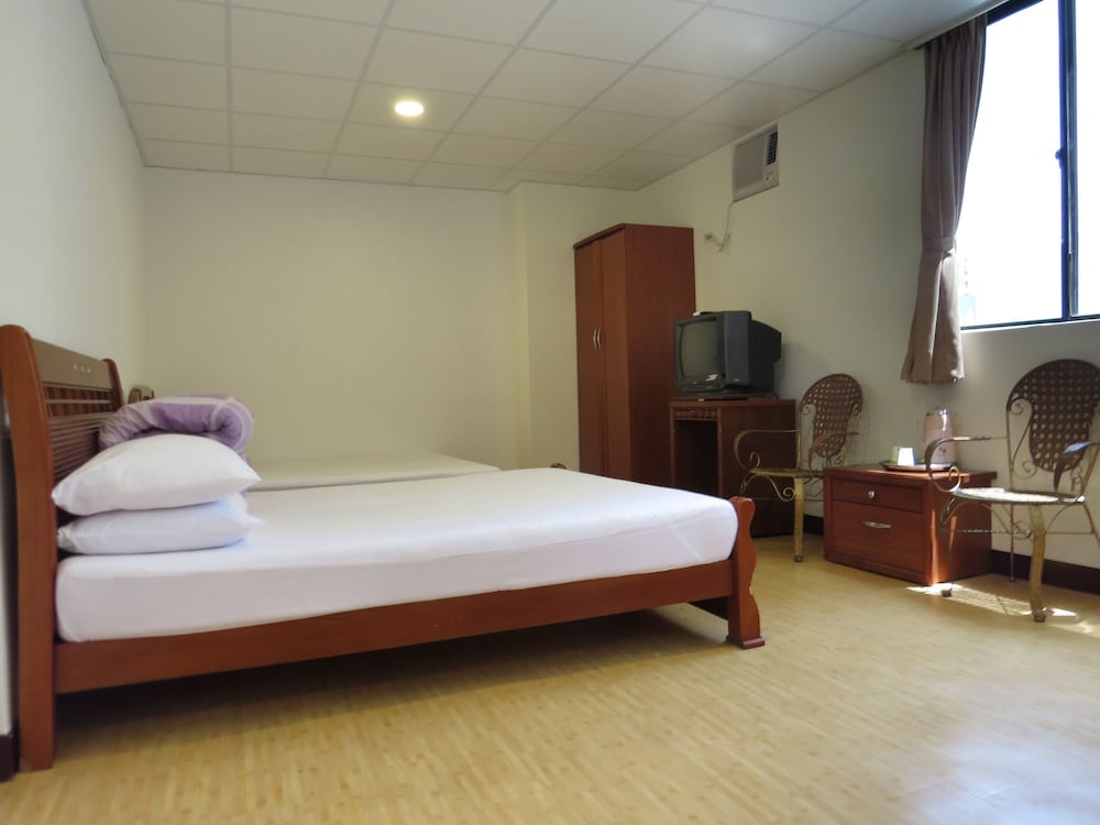 Chantai Hotel 4/44