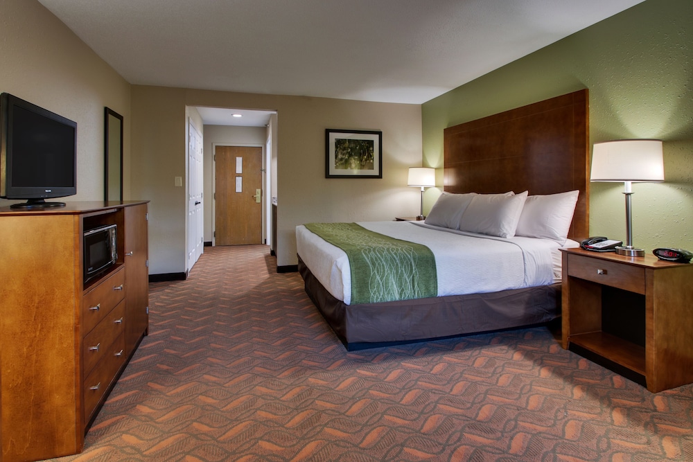 Greenfield Inn and Suites Elizabethtown KY I65 Exit 94 29/62