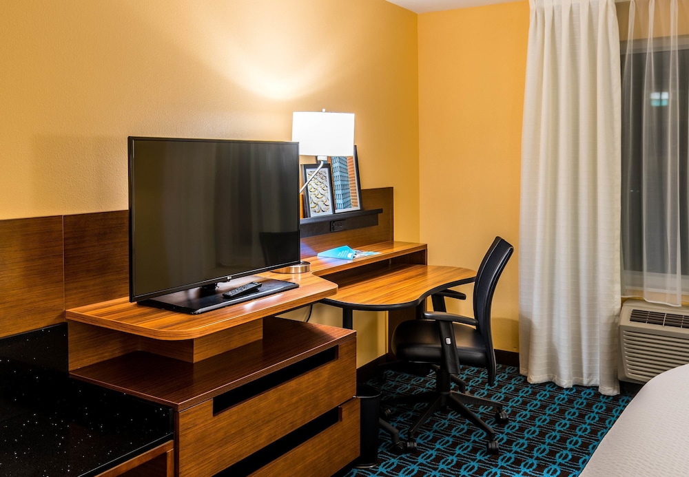 Fairfield Inn Suites Atlanta Fairburn 25/25