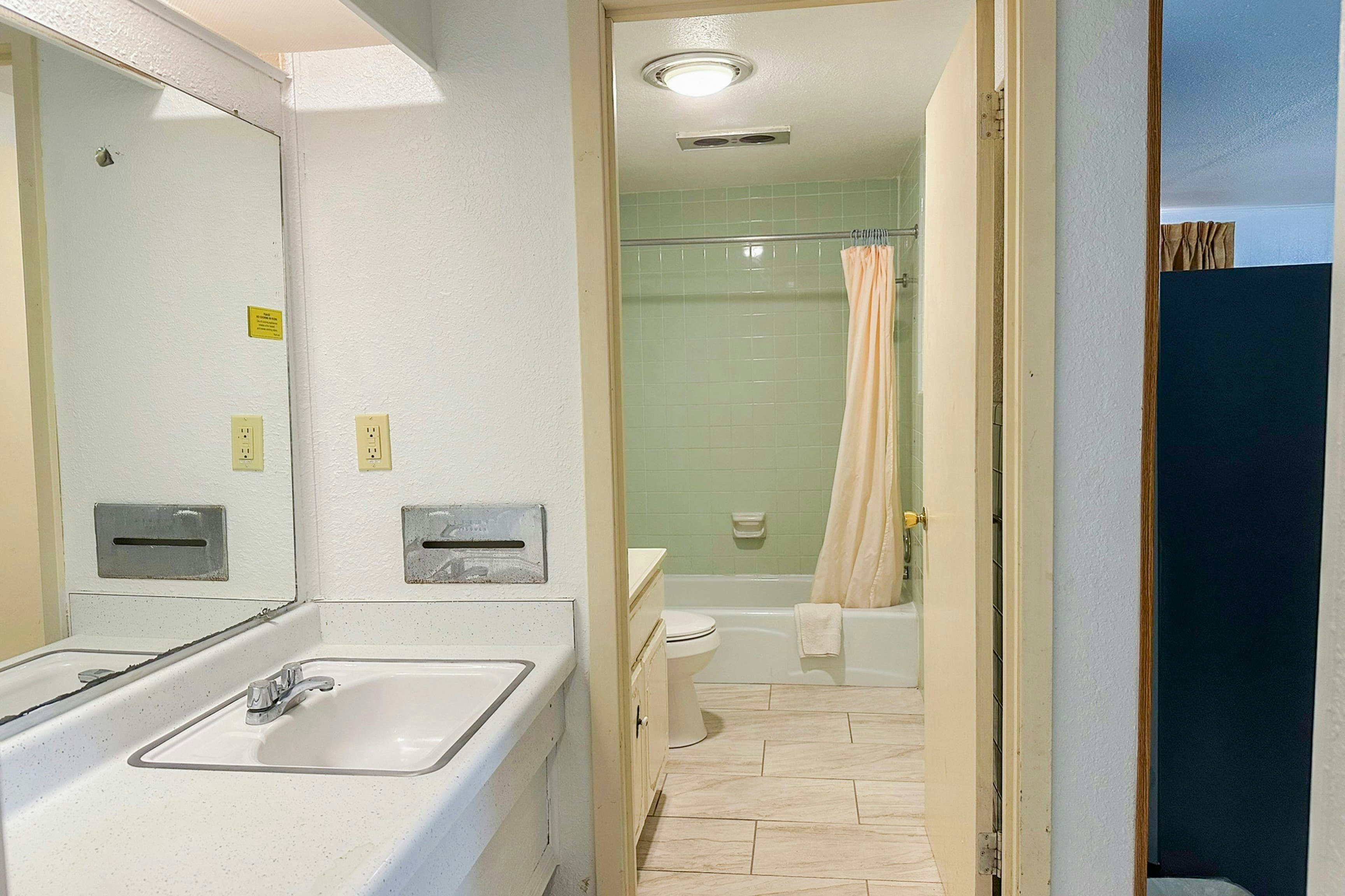 Shamrock Kings Inn By OYO Marked Tree I-555 19/20