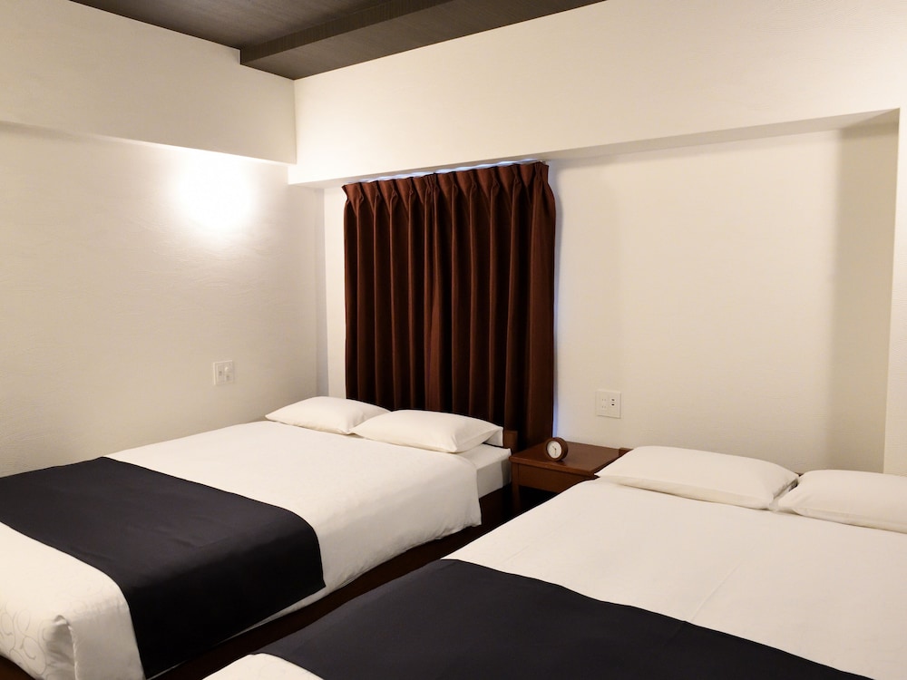 GRAND, 2 DOUBLE BEDS