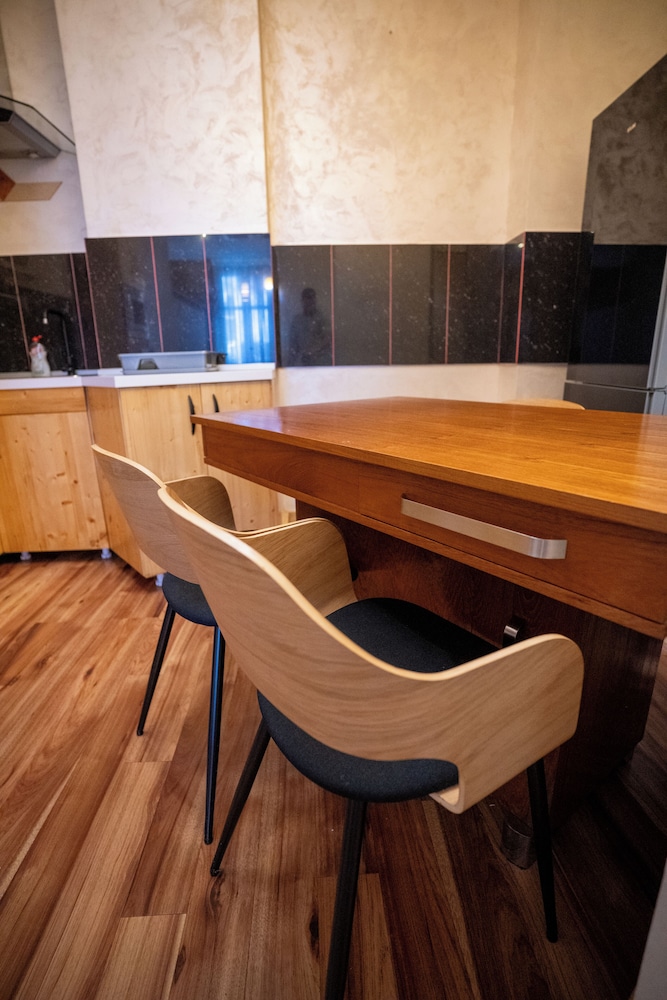 Privilege Suites By Central Park 62/69