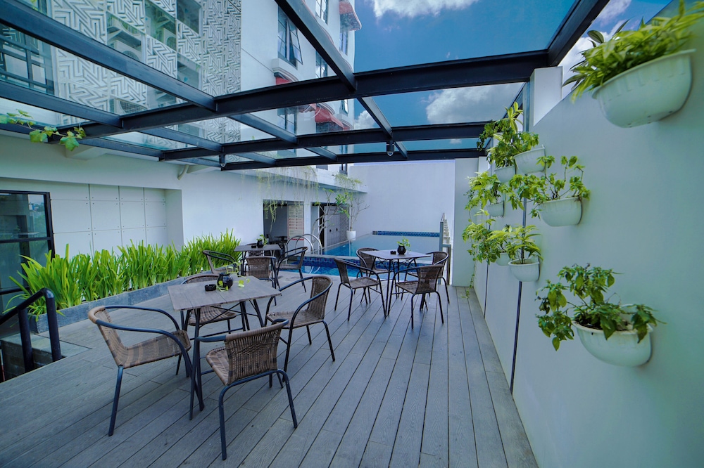 Hotel FortunaGrande Jember 38/61