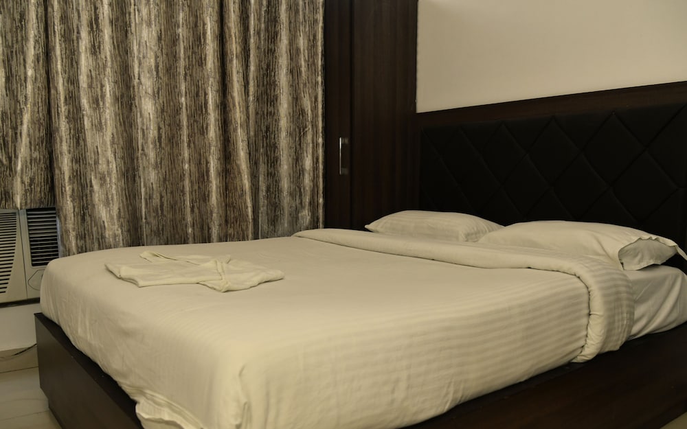 Basic, Double Bed