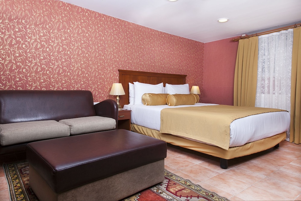 DELUXE, QUEEN BED, SEA VIEW