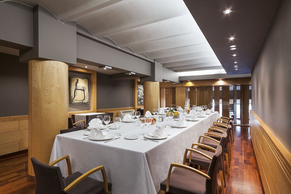 Acta Atrium Palace 40/42